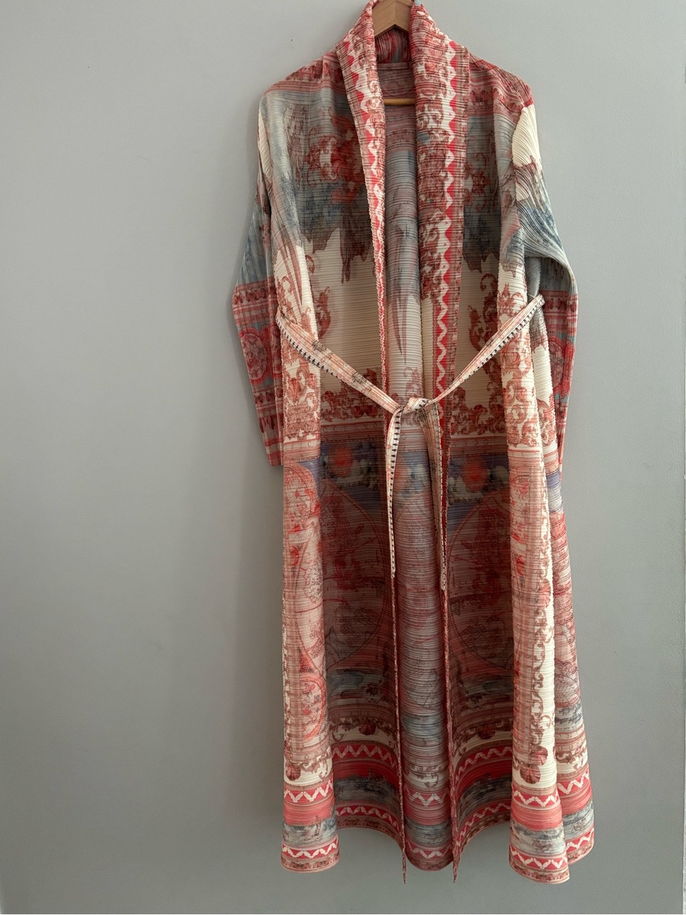 The Muslim Closet Zahira Abaya Vogue Pleated Open Duster Coat Coral Geometric